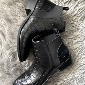 Like New * Dolce Vita Ankle Boots